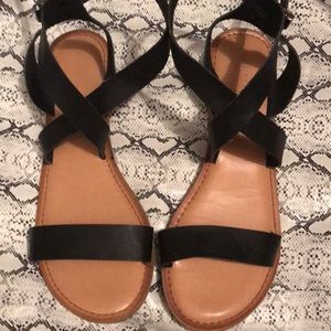 Black strapped flat sandals!